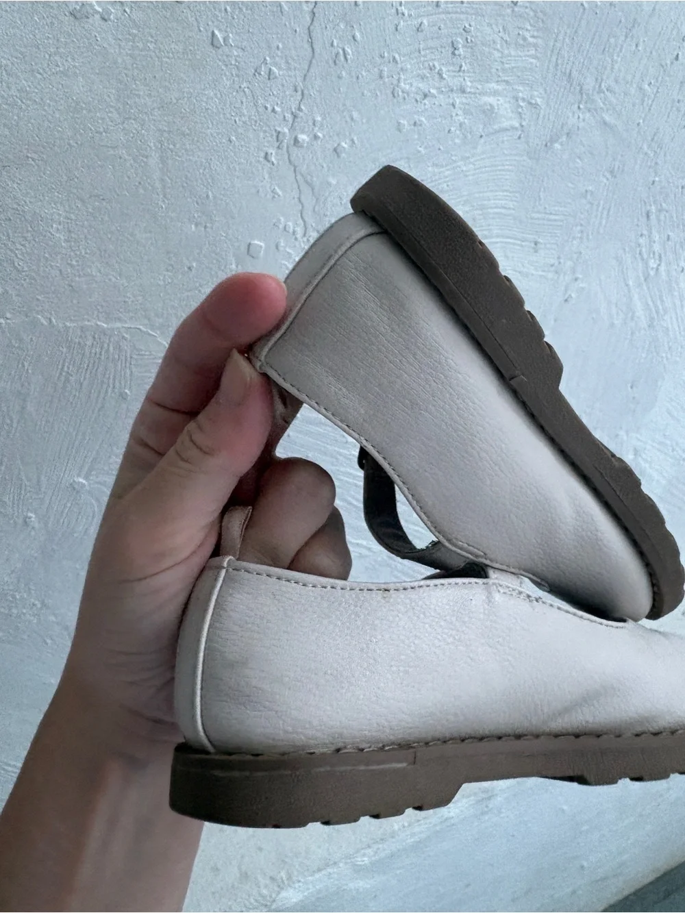Girls Old Navy cream white Mary Jane flats